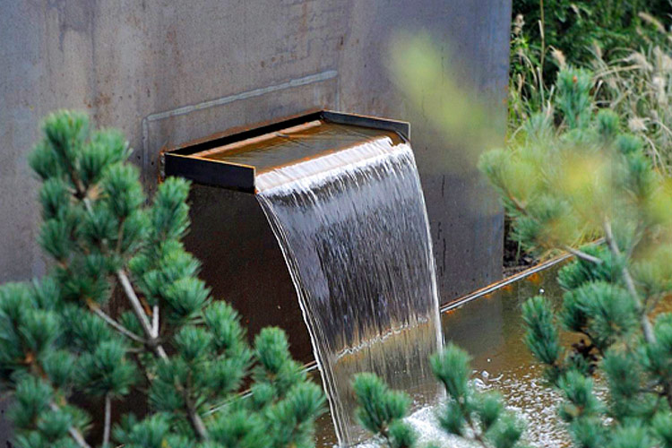Brunnen und Wasserspiele
