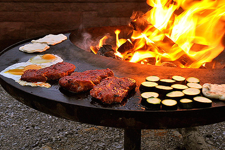 Luna Grill und Feuerstellen
